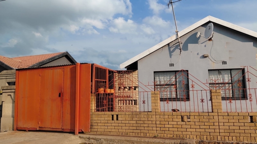 3 Bedroom Property for Sale in Zamdela Free State